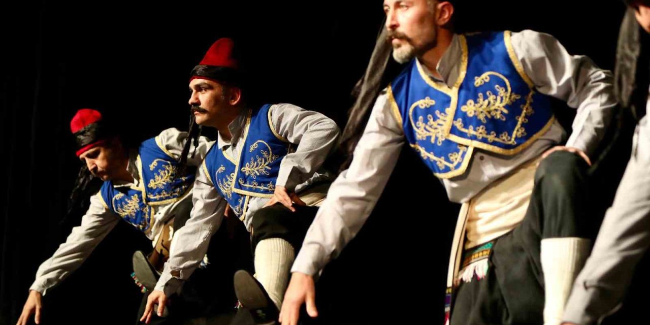 Halk Dansları Topluluğu’nda Muhteşem Yıl Sonu Gösterisi