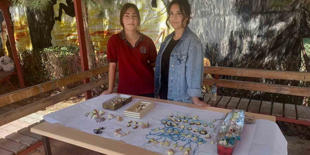 Gazipaşa’da Öğrencilerden "deniz Kaplumbağalarına Cumhuriyetin 100. Yılında 100 Rüzgar Çanı"