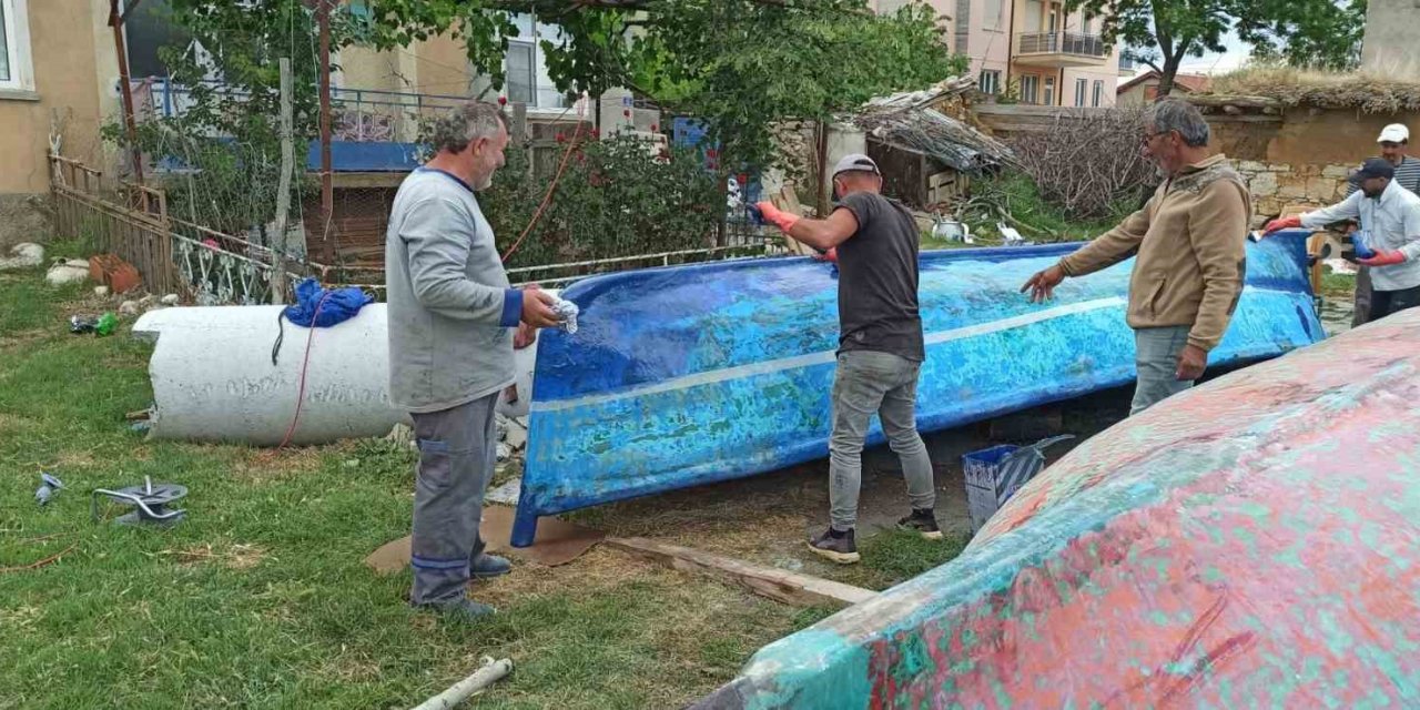 Beyşehir’de Tatlı Su Balığı Avcıları Yeni Sezon Hazırlıklarına Başladı