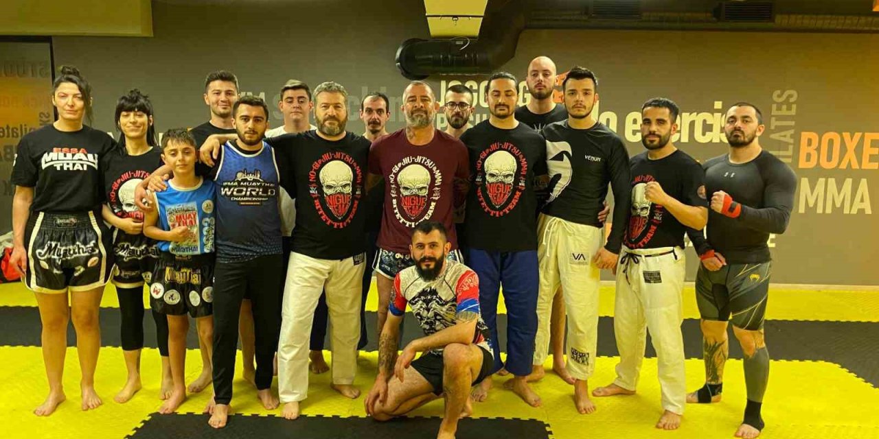 Mma’ın ‘ronaldo’su’ Eskişehir’de Genç Sporculara Eğitim Verdi