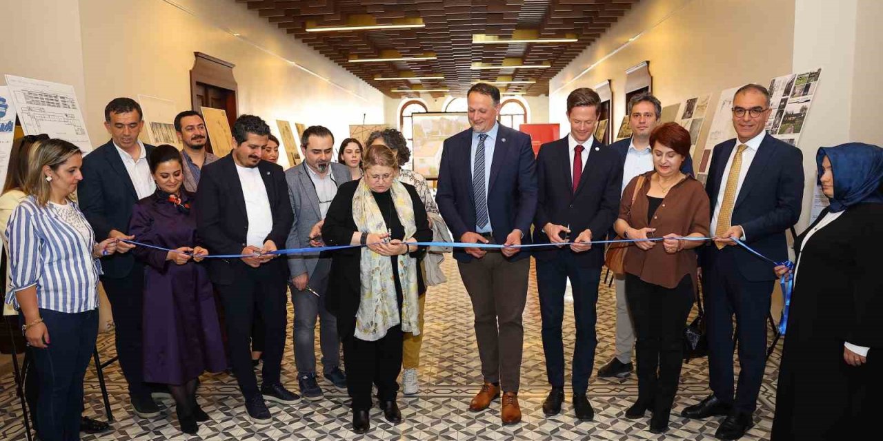 ’macarların Tasarımları Türkiye’de’ Sergisi Açıldı