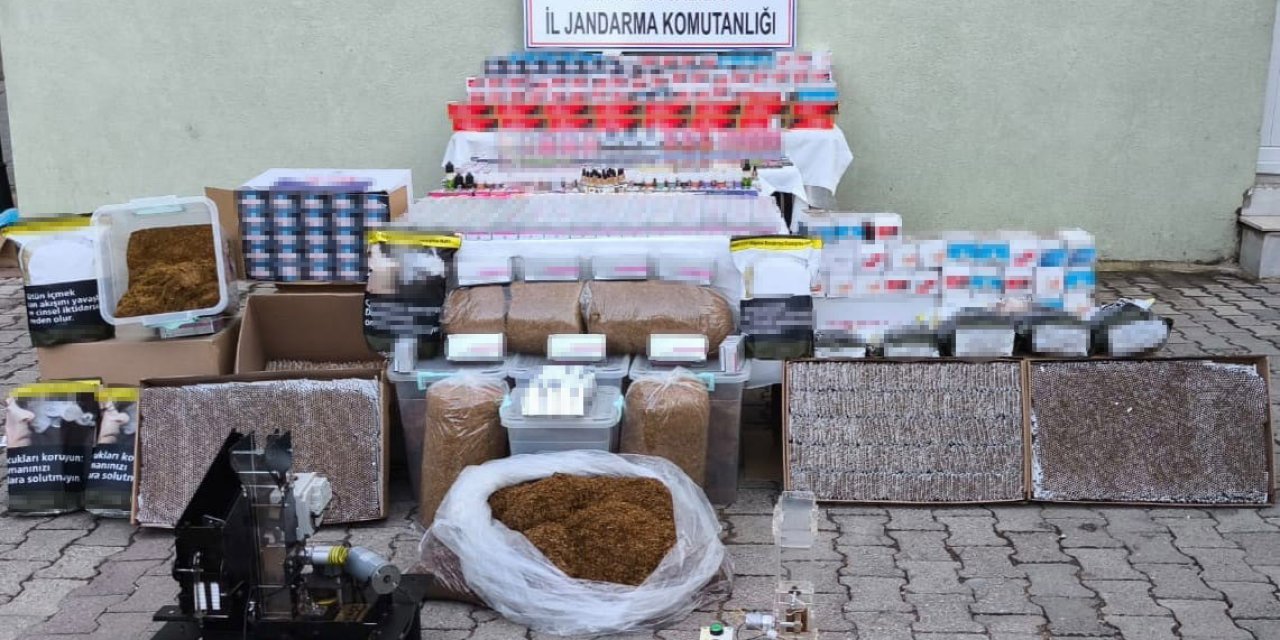1 Milyon 760 Bin Dolu Makaron Ve 180 Kilo Kıyılmış Tütün Ele Geçirildi