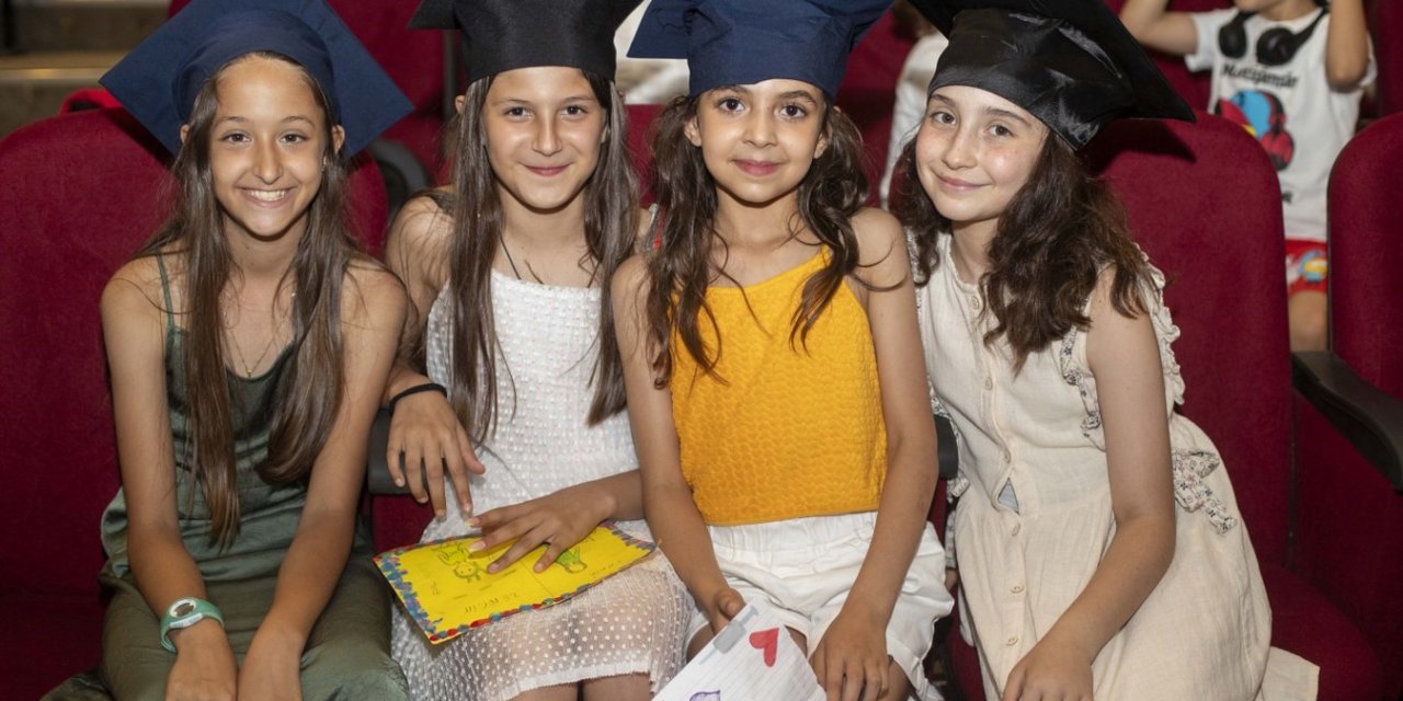 Akdeniz Çocuk Üniversitesi İlk Mezunlarını Verdi