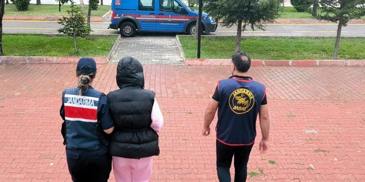 Uyuşturucu Ticaretinden 22 Yıl Hapsi Bulunan Kadın Operasyonla Yakalandı