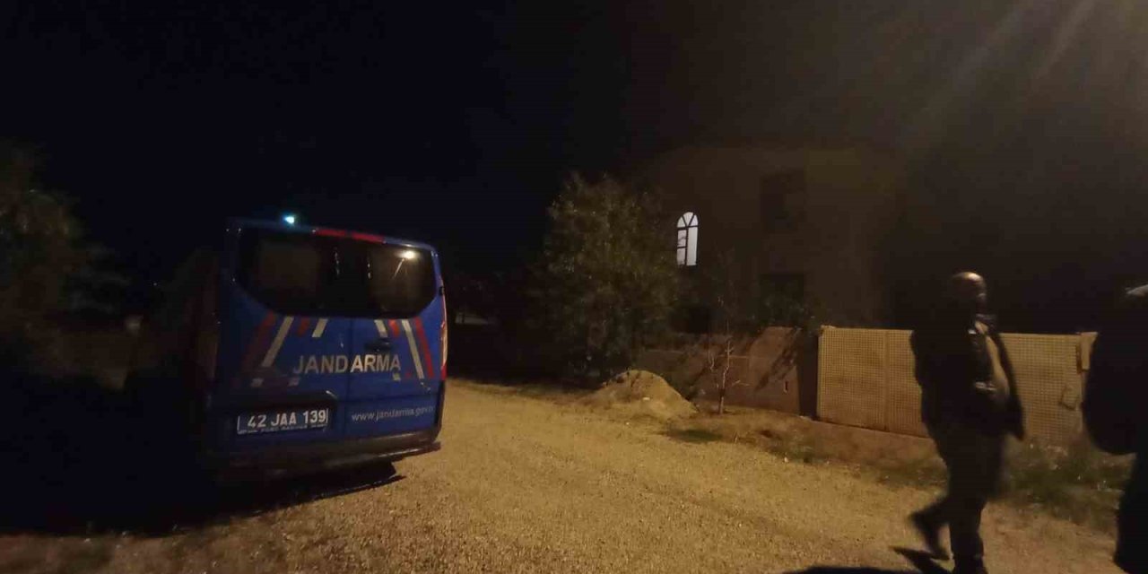 Anne Ve Babasını Öldüren Oğul Hakim Karşısında