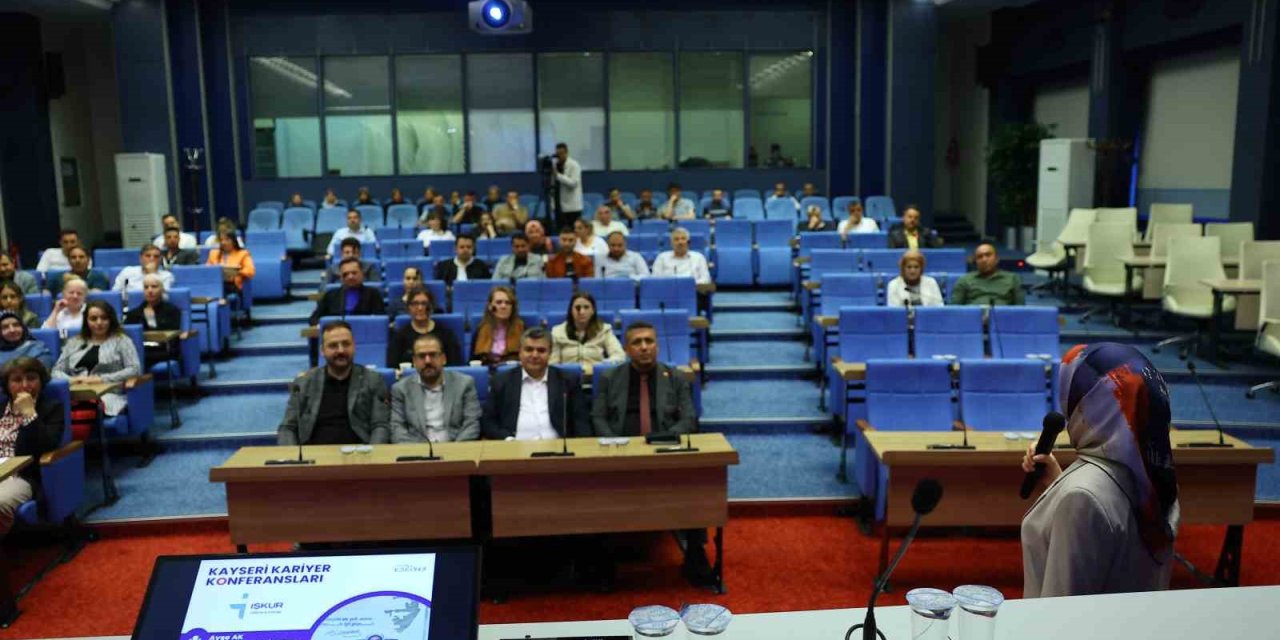 Kariyer Konferansları Devam Ediyor