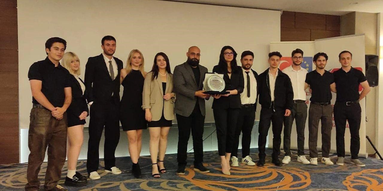 Üniversite Öğrencileri İle Genç İşsizlik Ve İstihdam Üzerine Çalıştay