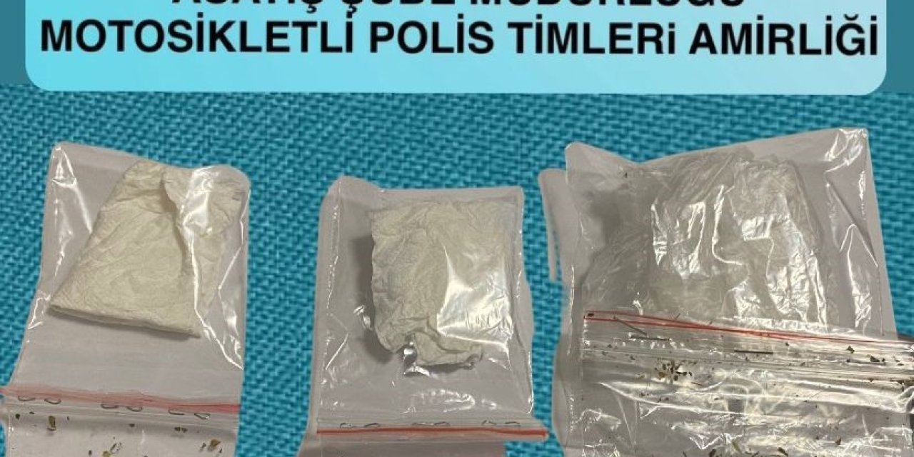 4 Şüphelinin Üzerinde 1 Ruhsatsız Tabanca Ve Uyuşturucu Maddeler Ele Geçirildi