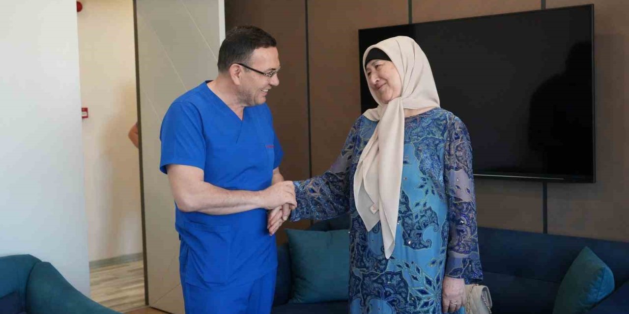 Yumurtalıklarındaki Tümörden 5 Yıl Sonra Kurtulan Kırgız Kadın: "türk Hekimlerinin Elleri Altın"