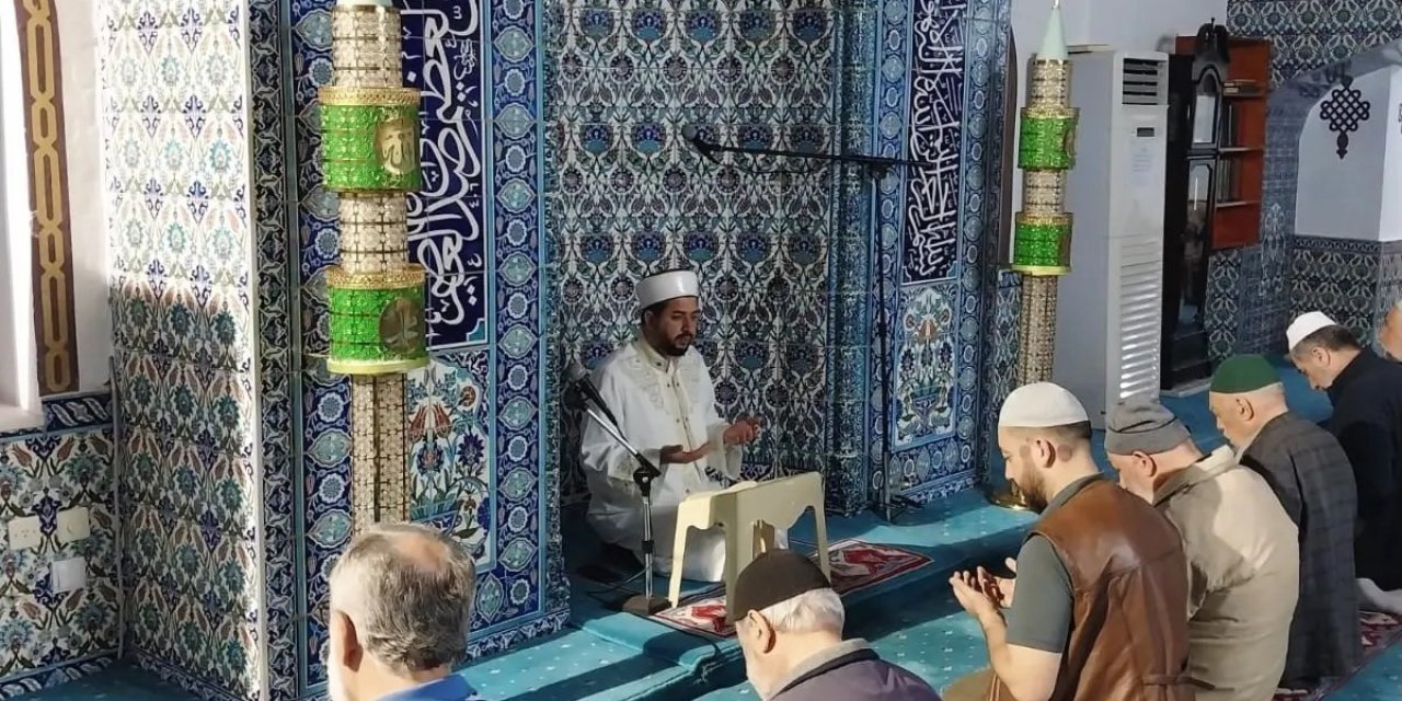 Sabah Namazında Filistin İçin Dualar Edildi