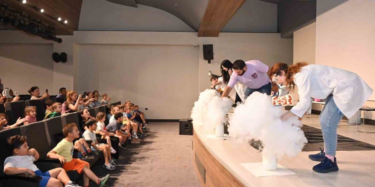 Kepez’in Bilim Merkezi’nden Eğlenceli Bilim Deneyleri