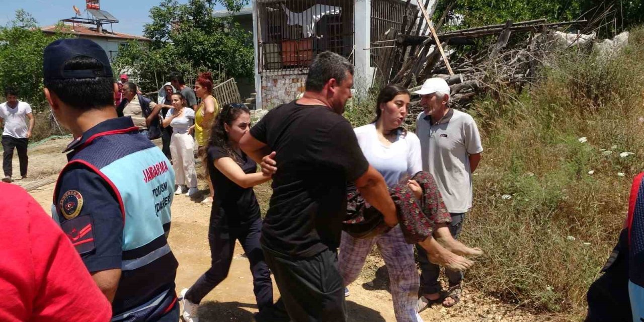 Ağılı Yanan Kadın Sinir Krizi Geçirdi, Ambulansla Hastaneye Kaldırıldı