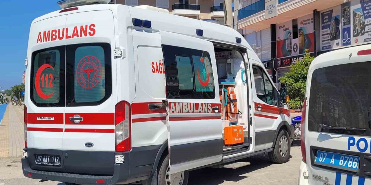 Kamyonet İle Motosiklet Çarpıştı: 1 Yaralı