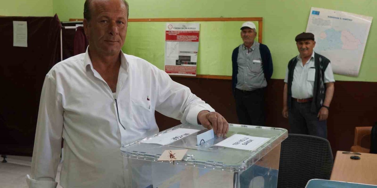 Tekrarlanan Seçimde Yeniden Köyüne Muhtar Seçildi