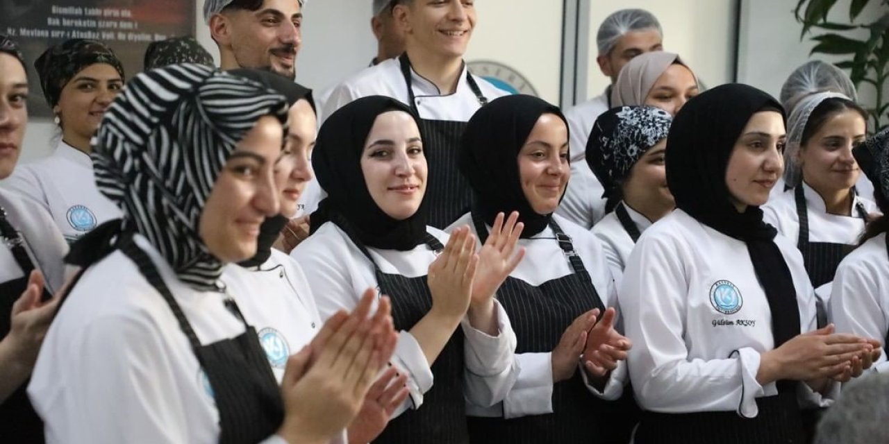 Öğrenciler Aşçılık Sınavında Yöresel Lezzetlerle Yarıştılar