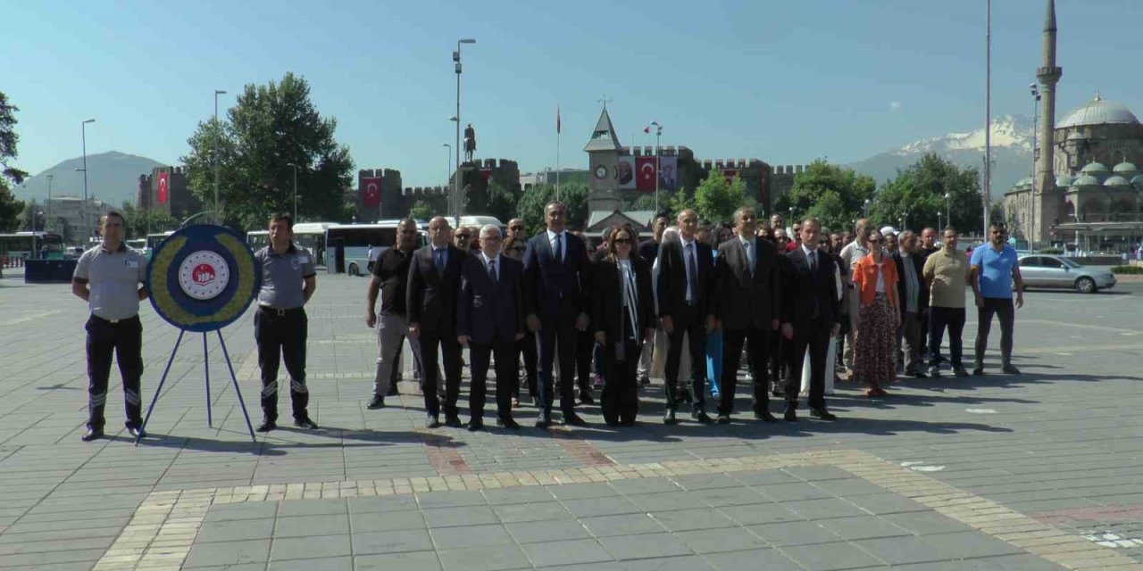 Kayseri’de Dünya Çevre Günü Dolayısıyla Çelenk Koyma Töreni Düzenlendi