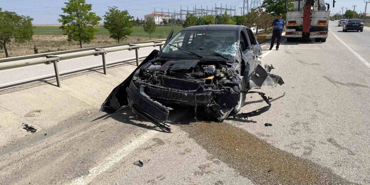 Konya’da İki Otomobil Çarpıştı: 4 Yaralı