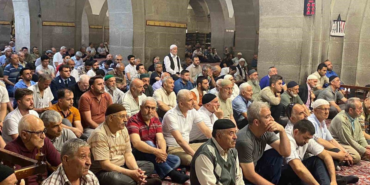 Uçak Kazasında Şehit Olan Albaylar İçin Mevlid-i Şerif Okutuldu