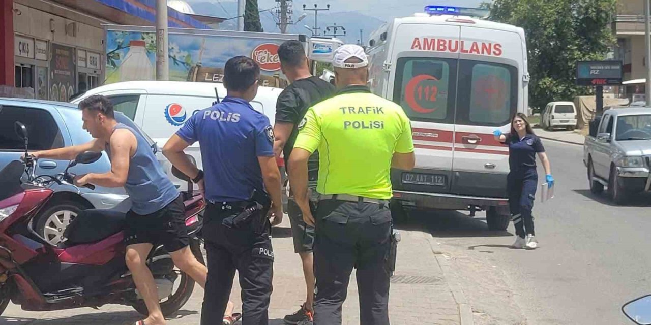 Motosikletle Bisiklet Çarpıştı: 1’i Çocuk 2 Yaralı