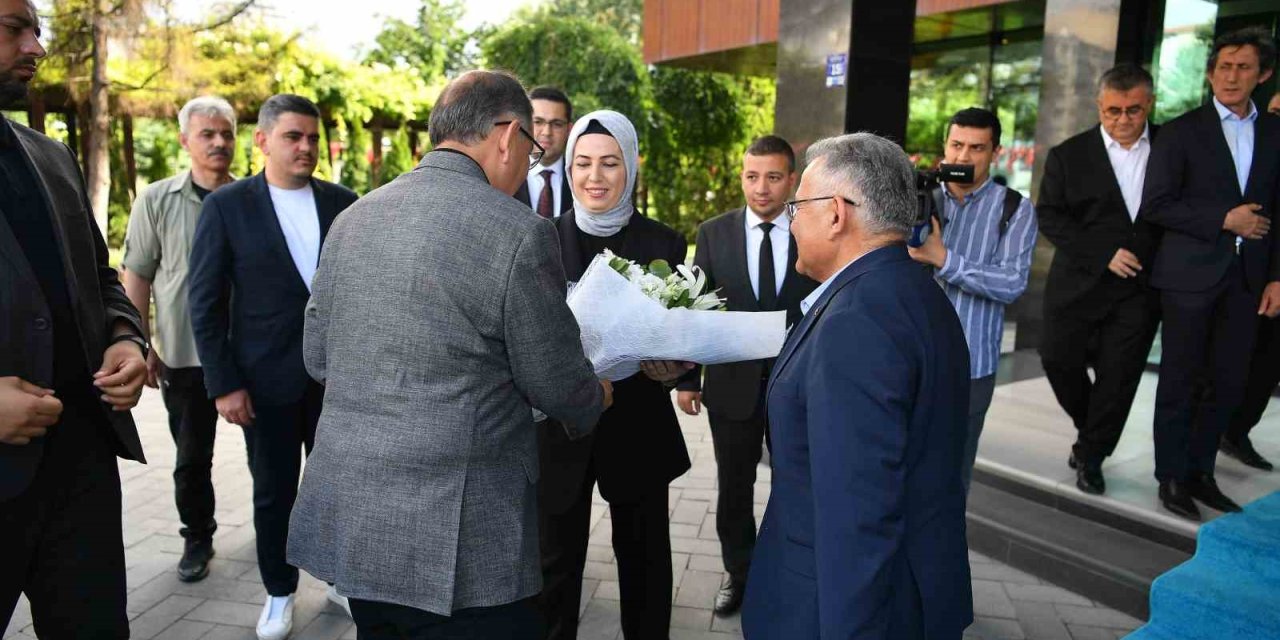 Bakan Özhaseki Ve Başkan Büyükkılıç’tan Büyükşehirde ‘kentsel Dönüşüm’ Zirvesi