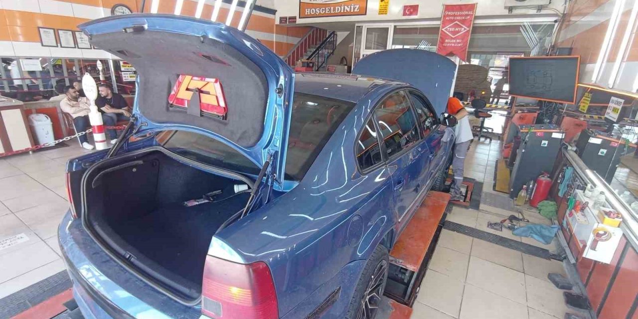 Üç Aracı Birleştirip Bir Otomobil Yaptılar