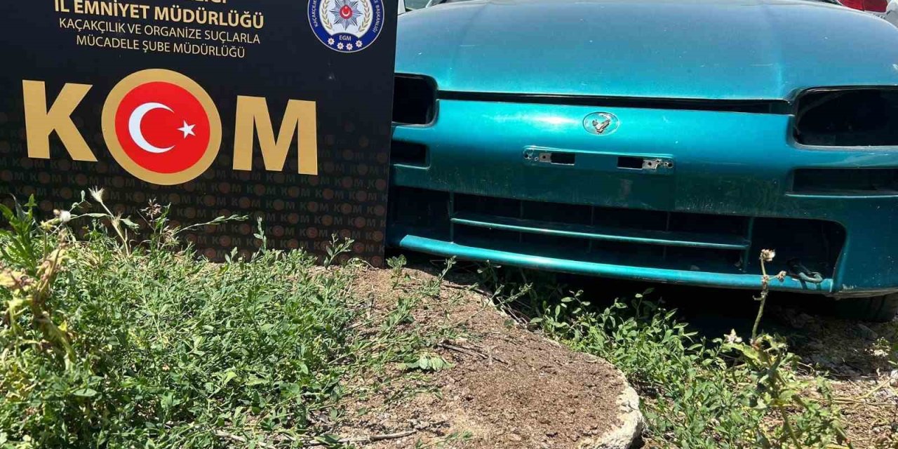 Konya’da Gümrük Kaçağı Araç, Sahte Plakalar Ele Geçirildi: 4 Gözaltı