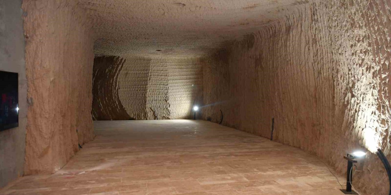 Büyükkılıç, Dünyada Örneği Olmayan Kayadan Oyma Müzeyi İnceledi