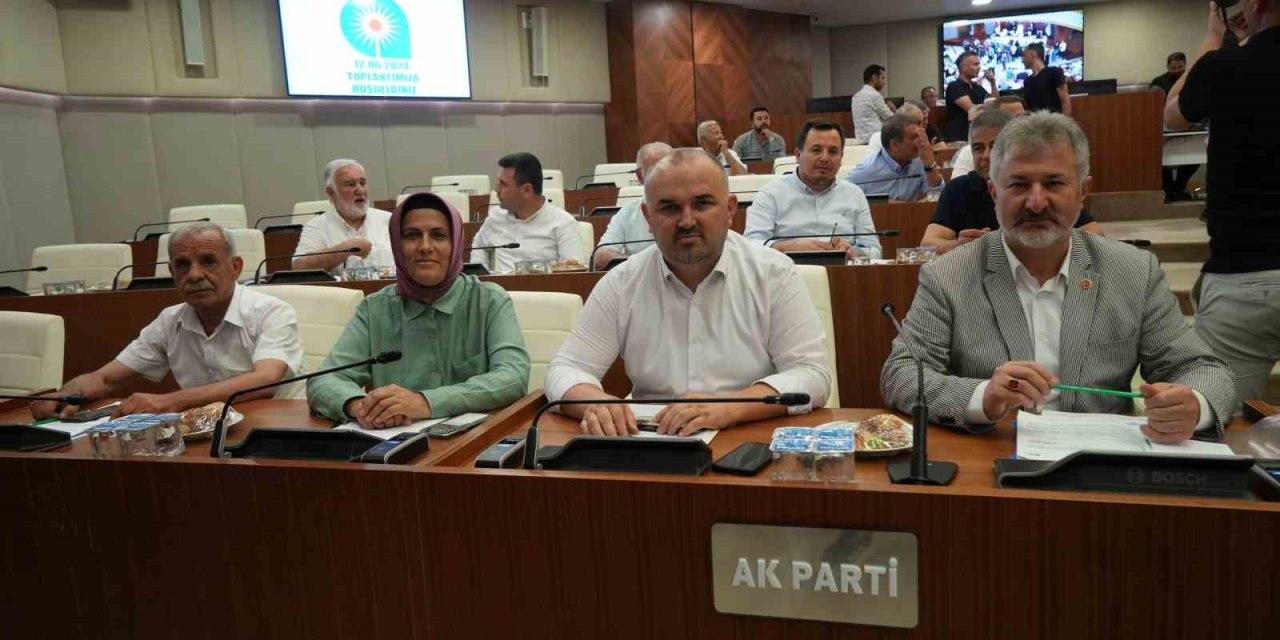 Tahliye Olan Kepez Belediye Başkanı Büyükşehir Meclisi’nde