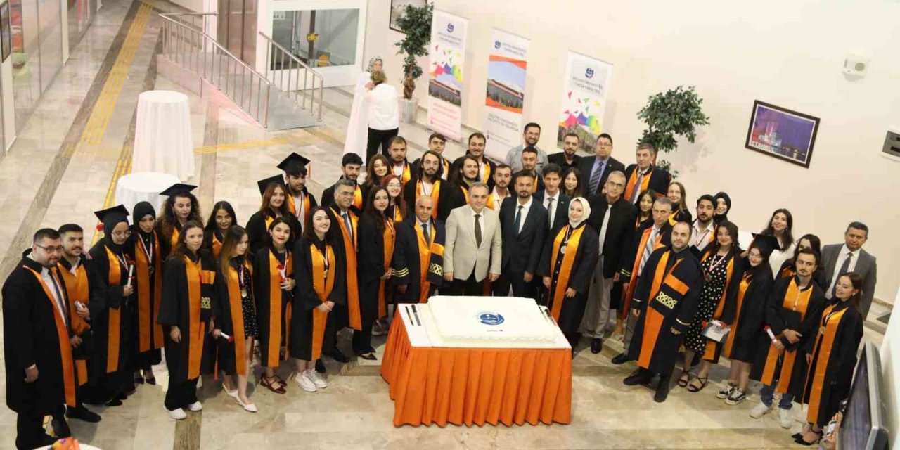 Erü Turizm Fakültesi 15. Dönem Mezunlarını Verdi