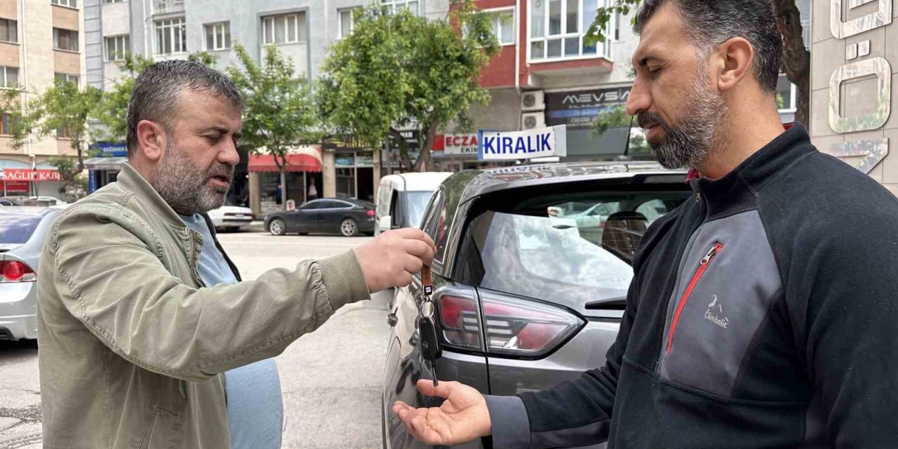 Oto Kiralama Firmaları Çifte Tatilden Umutlu