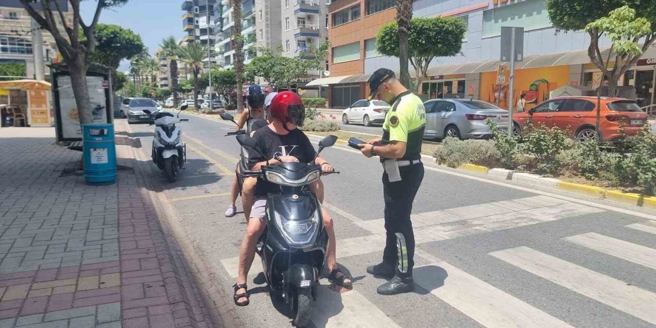 Alanya’da Aranan 3 Şahıs Yakalandı
