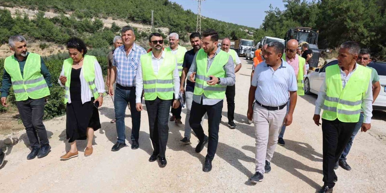 Sarıyıldız: "akdeniz’de Asfalt Sorunu Yaşayan Tek Mahallemiz Kalmayacak"