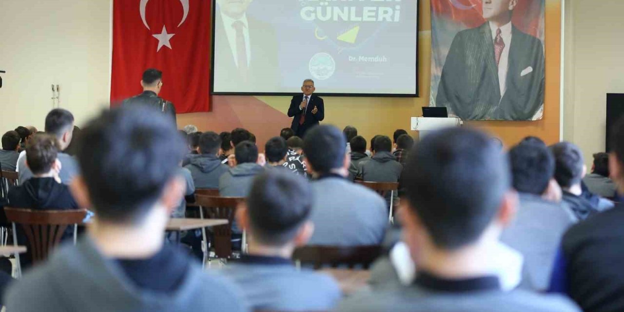 Öğrenci Dostu Başkan, Eğitim Öğretim Sürecinde Binlerce Öğrenciye Dokundu