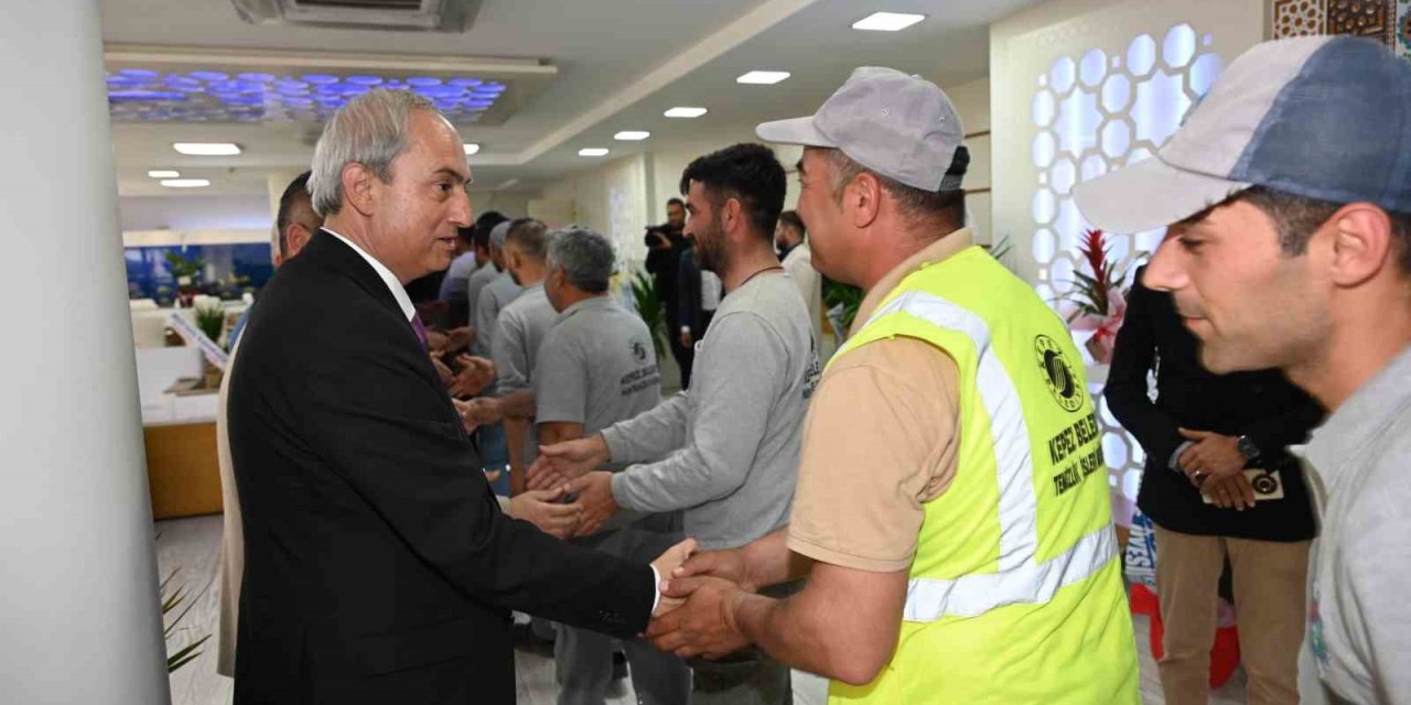 Kepez Belediyesi’nden Personele Çifte Bayram