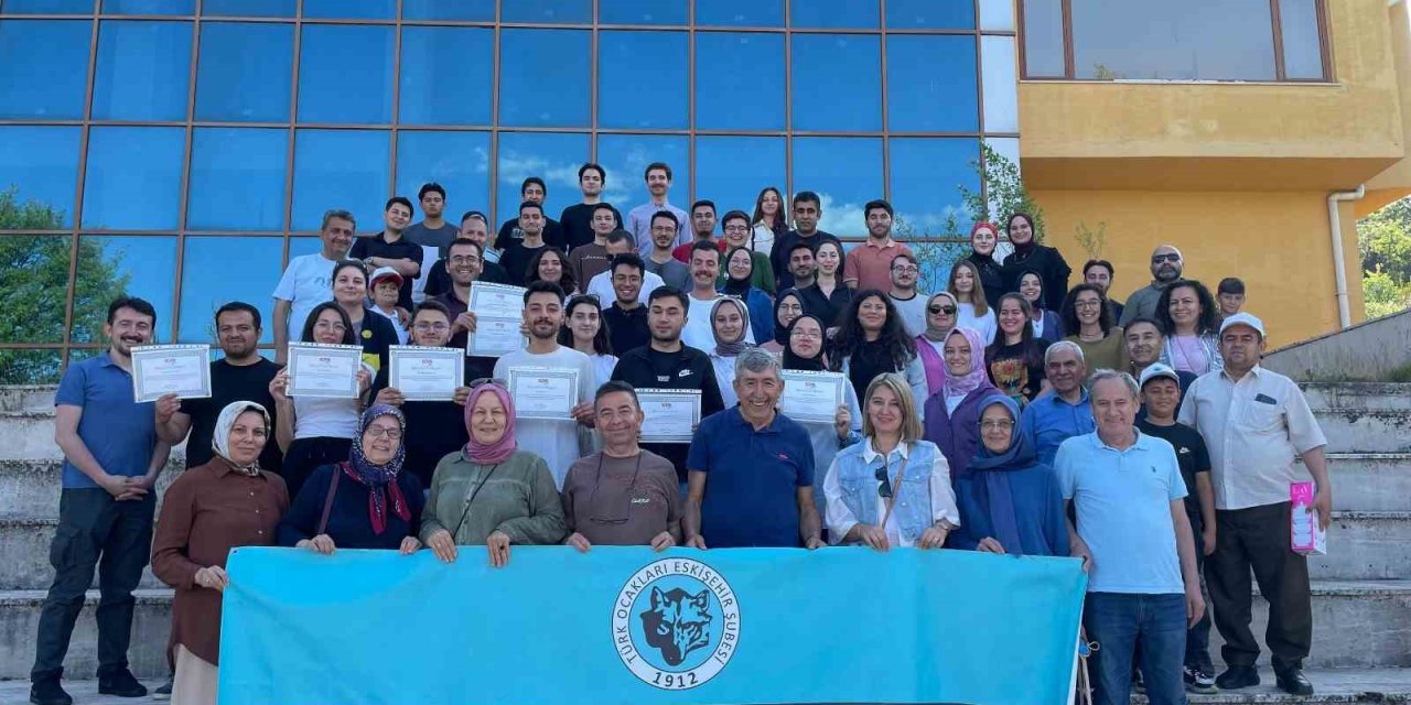 Türk Ocağı Millî Mefkûre Mektebinde Mezuniyet Berat Töreni