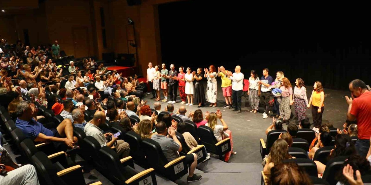 ‘troyalı Kadınlar’ Büyük İlgi Gördü