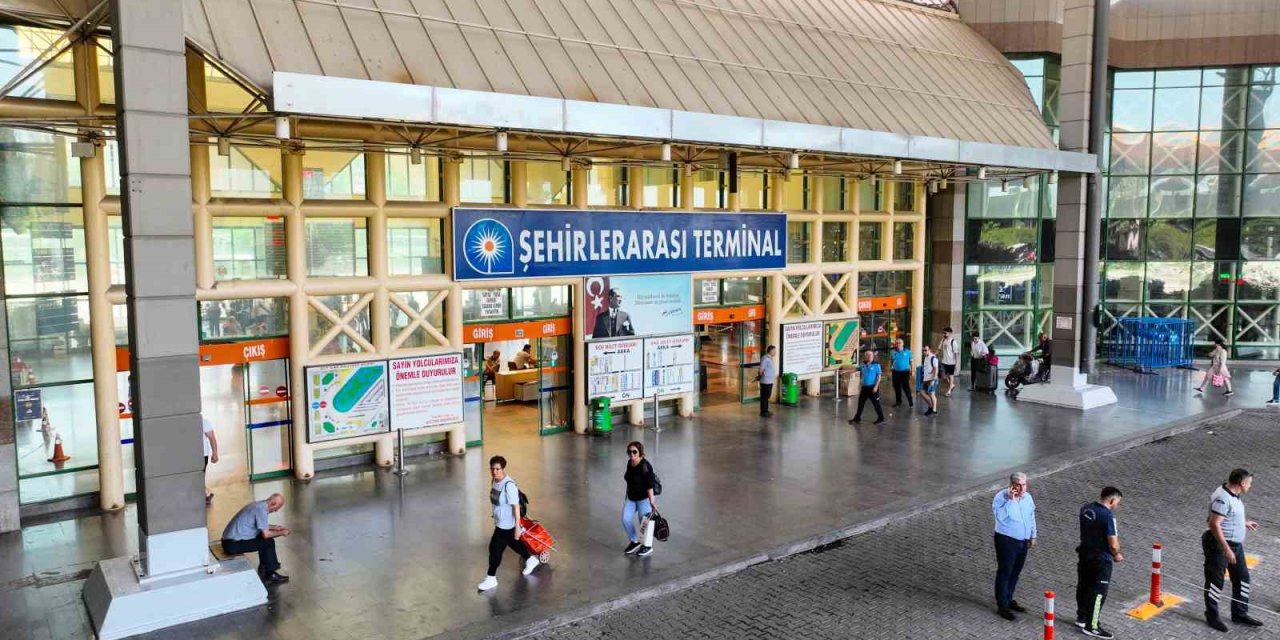 Otogarda Bayram Öncesi Temizlik Seferberliği