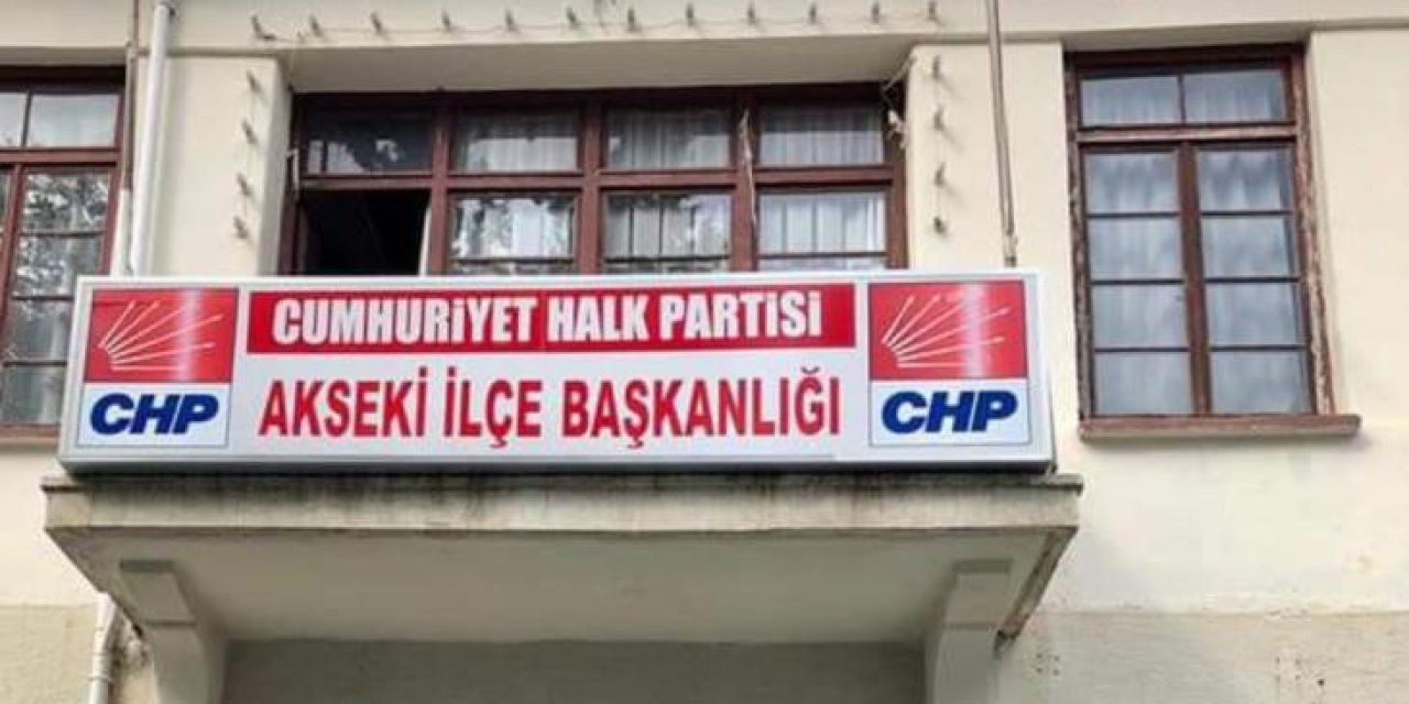 Akseki Chp Yönetiminde 8 İstifa