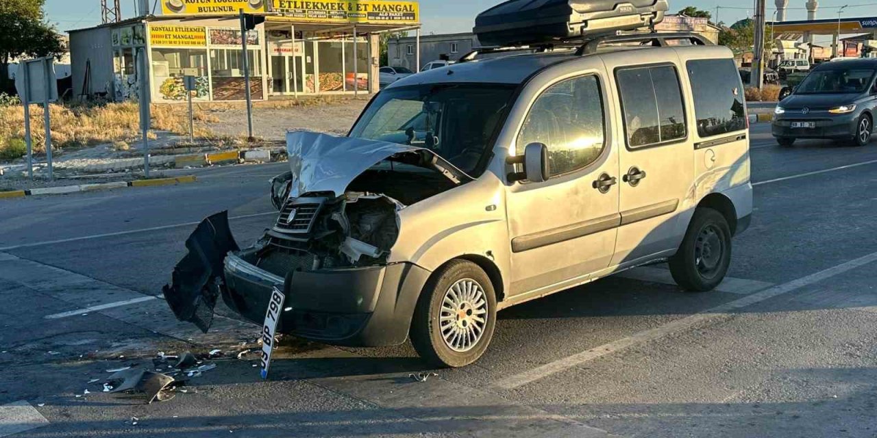Aksaray’da Zincirleme Trafik Kazası: 5 Yaralı
