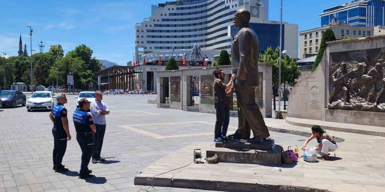 Saldırılan Atatürk Heykeli Onarıldı