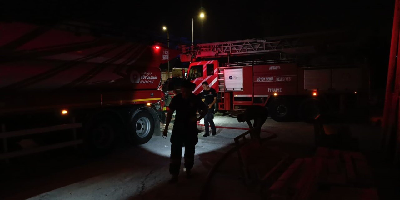 Mermer Atölyesindeki Yangın Korkuttu