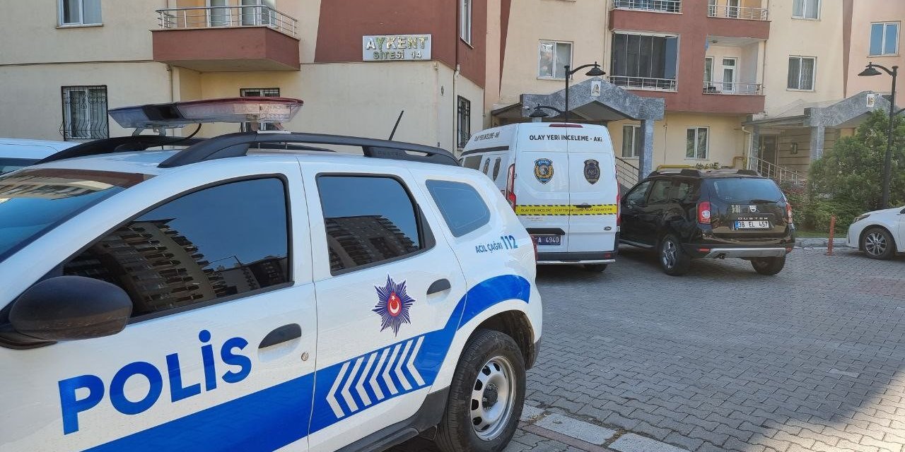 Anneannesine Bayramlaşmaya Giden Çocuk 9. Kattan Düştü