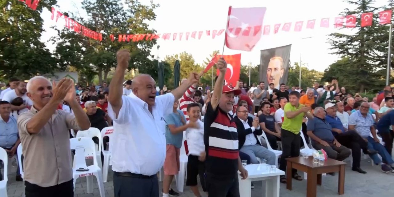 Milli Heyecanı Yaylada Dev Ekranda İzlediler