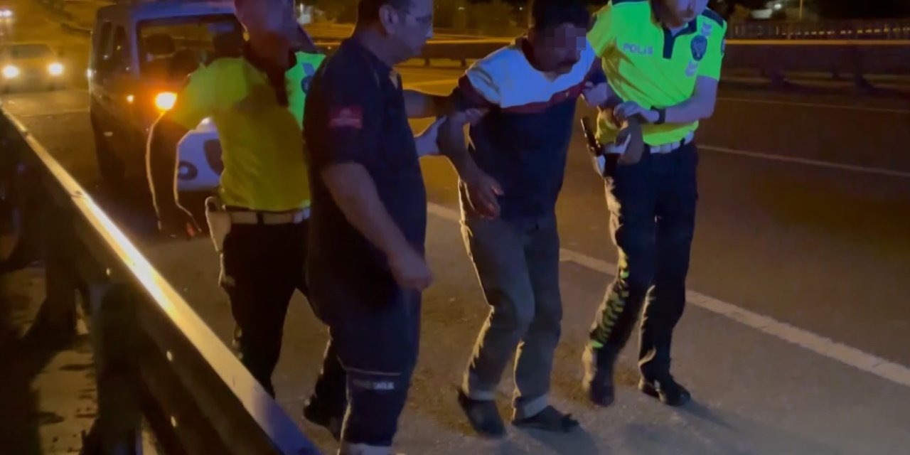 Köprüde İntihara Kalkışan Şahsı Devriye Gezen Polisler İkna Etti