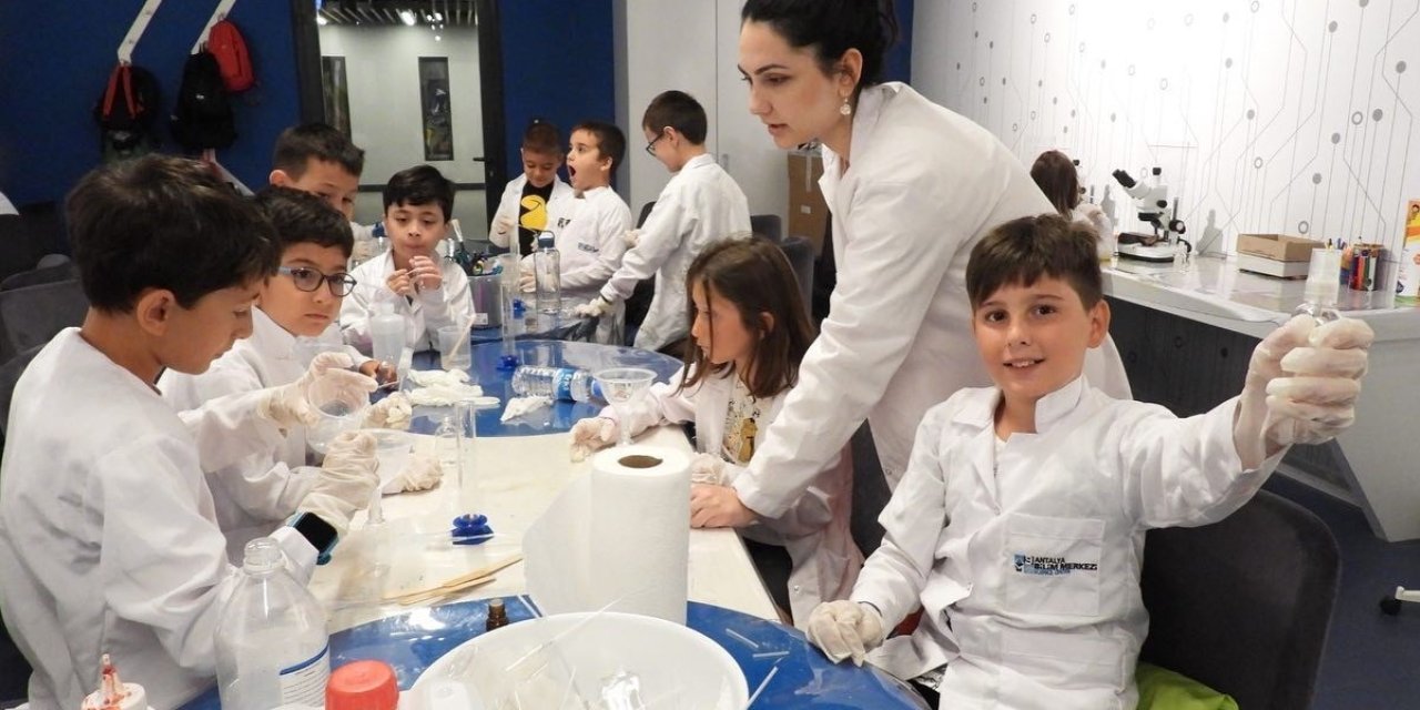 Antalya Bilim Merkezi’nden Çocuklara ‘tematik Bilim Kampı’