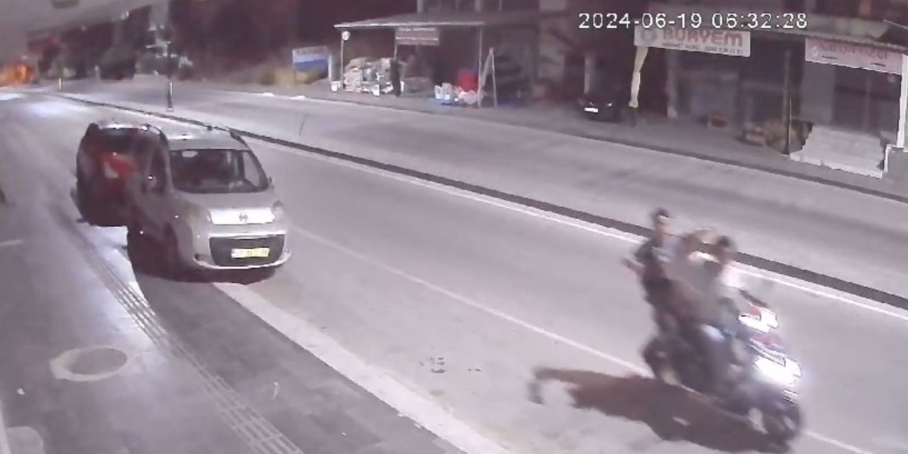 Trafik Magandalığı Yetmedi Şehir Magandalığına Soyundular