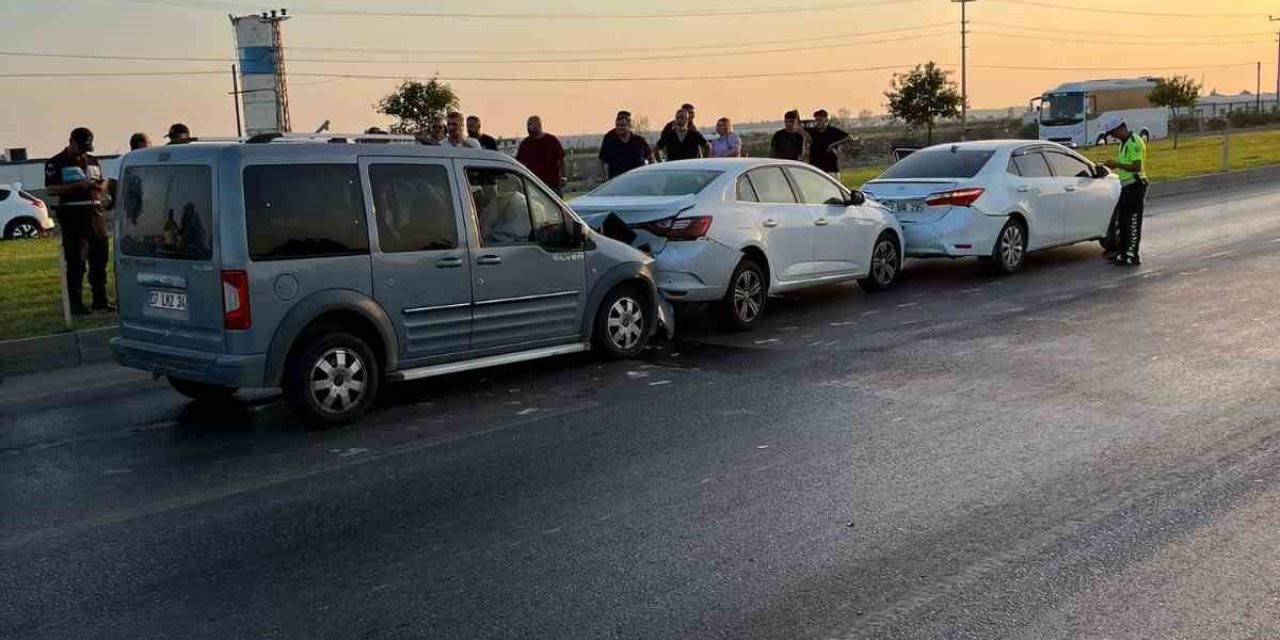 Antalya’da Zincirleme Kaza: 3 Yaralı