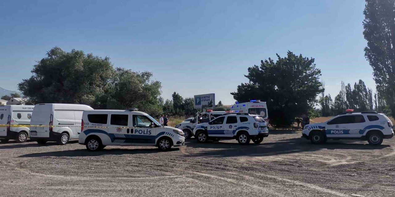 Boş Arazide Erkek Cesedi Bulundu