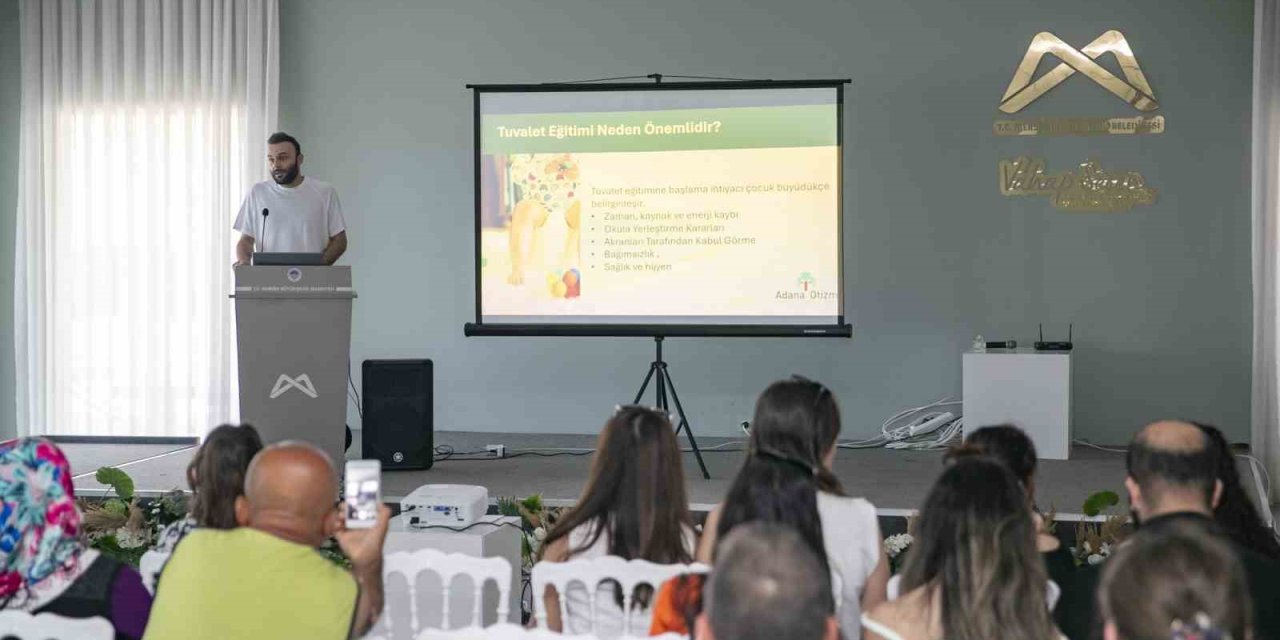 Özel Bireylerin Ailelerine Yönelik Eğitimler Sürüyor