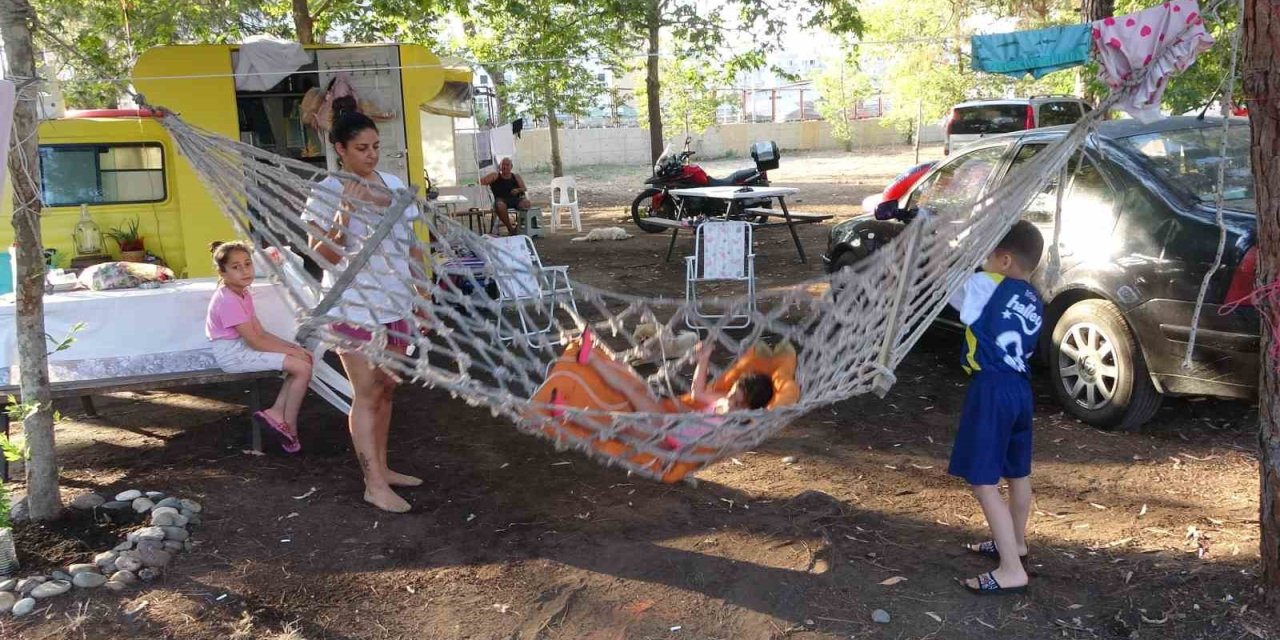 Hem Doğa İle İç İçe Hem Ekonomik: Karavan Ve Çadır Tatilini 40 Bin Kişi Tercih Etti